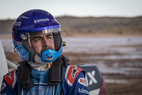 RallyFunJapan | FERNANDO ALONSO KEEPS AN EYE ON DAKAR WITH TOYOTA GAZOO RACING