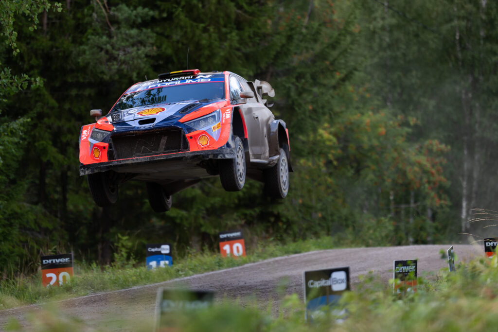 RallyFunJapan | WRC 2024 RALLY FINLAND DAY3 ロバンペラ首位で最終日へ RallyFunJapan | WRC 2024 RALLY FINLAND DAY3 ロバンペラ首位で最終日へ