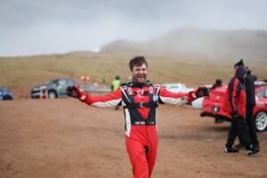 マツダ・エンスージアスト、ロブ・ダームがRX-7でパイクスピークを制覇