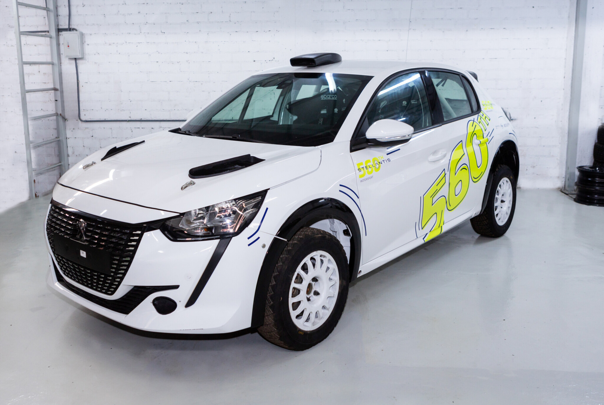 RallyFunJapan | Stellantis Motorsport が560台目のRally4をデリバリー RallyFunJapan | Stellantis Motorsport が560台目のRally4をデリバリー