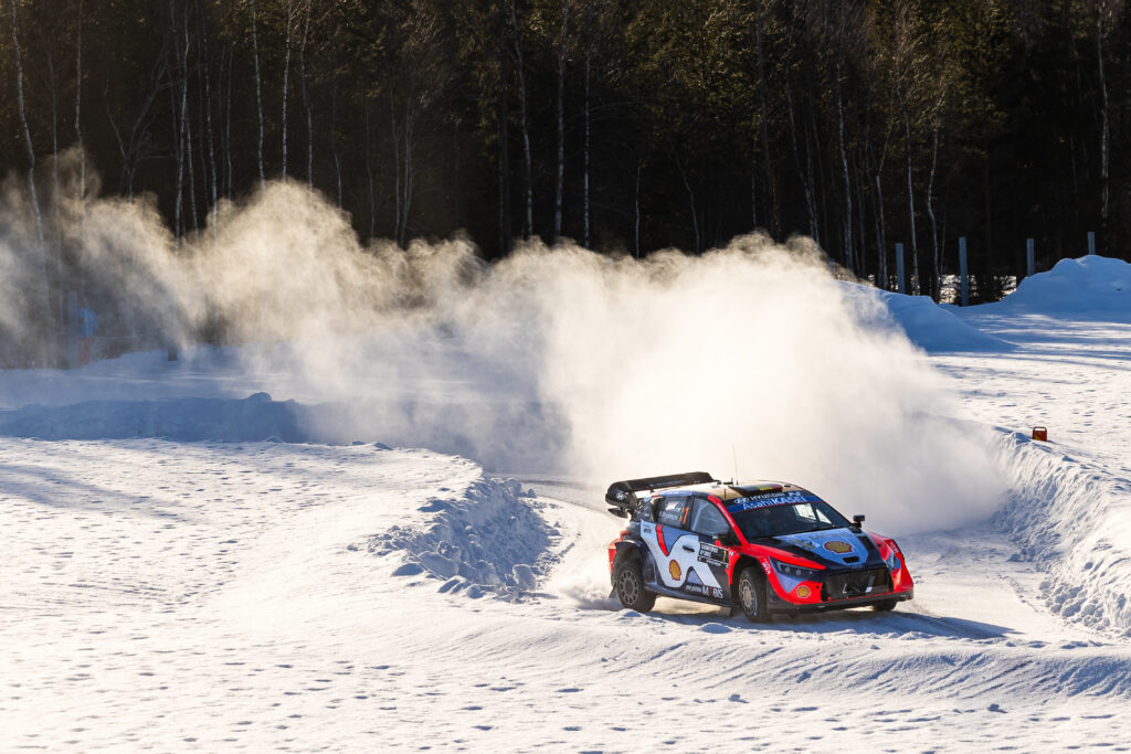 RallyFunJapan | WRC 2025 RALLY SWEDEN DAY2 : チームメイト同士の優勝争いが激化 RallyFunJapan | WRC 2025 RALLY SWEDEN DAY2 : チームメイト同士の優勝争いが激化
