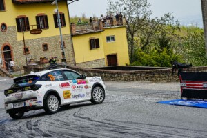 新型Ypsilon Rally4 HFデビュー戦で3位入賞
