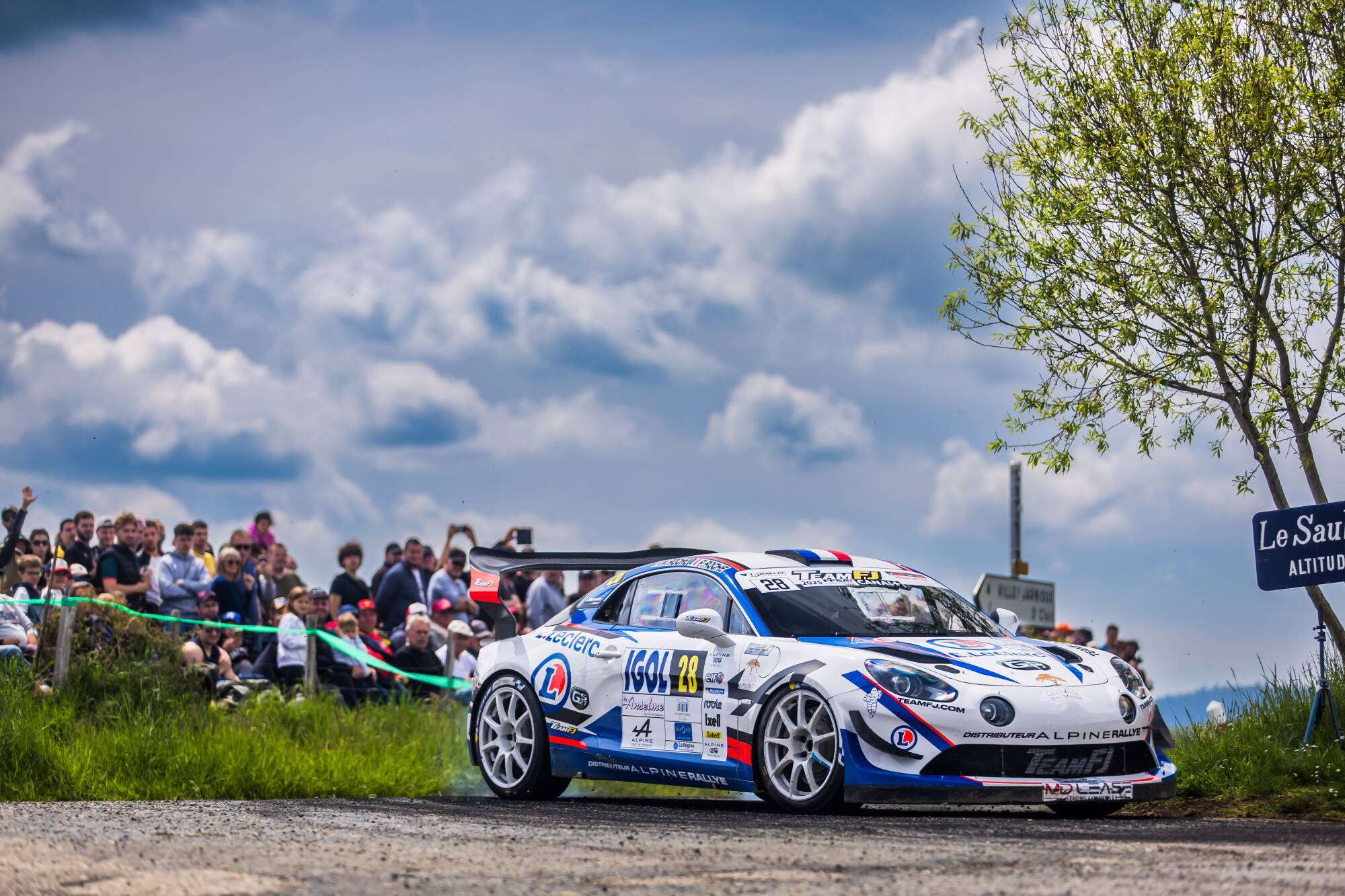 RallyFunJapan | Rallye Rhône-CharbonnièresをAlpineがリード RallyFunJapan | Rallye Rhône-CharbonnièresをAlpineがリード